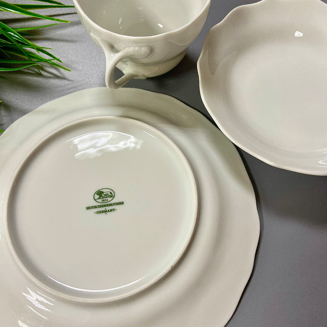 Чайное трио Hutschenreuther Германия, белый фарфор, фигурная ручка, клеймо 70х гг. Картинка 5