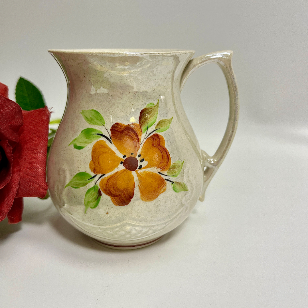 Молочник Славянский КК, рельефный фаянс с ручной росписью. Винтаж. Картинка 1