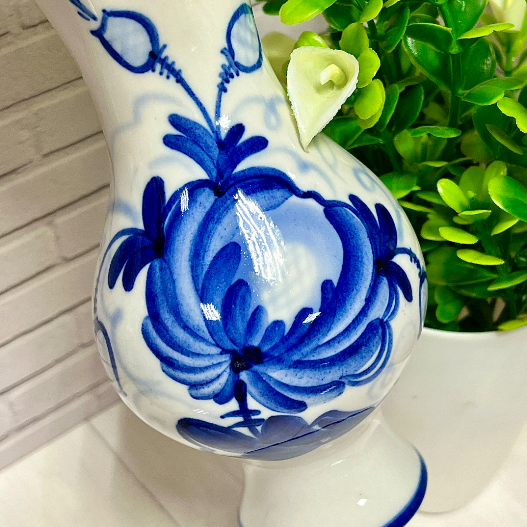 Ваза, фарфор с ручной подглазурной росписью, веерообразный верх, без клейма. Картинка 4