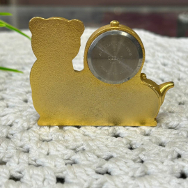 Сувенирные тематические часы "Мишка на завтраке", из Германии, кварц, металл, тяжелые. Картинка 2