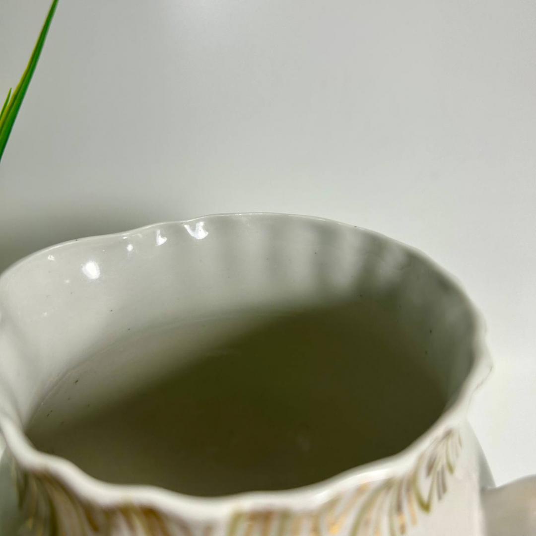 Кувшин для напитков. Городницкий ФЗ 1970-2000гг. Рельеф фарфор, роспись,позолота. Фабричные недочеты. Картинка 3