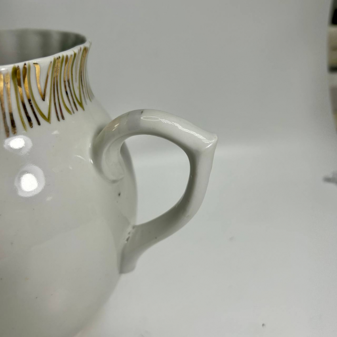 Кувшин для напитков. Городницкий ФЗ 1970-2000гг. Рельеф фарфор, роспись,позолота. Фабричные недочеты. Картинка 4