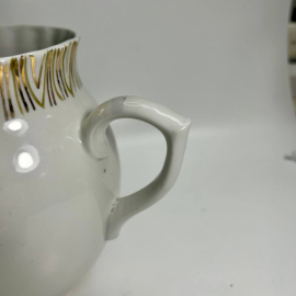 Кувшин для напитков. Городницкий ФЗ 1970-2000гг. Рельеф фарфор, роспись,позолота. Фабричные недочеты. Картинка 4