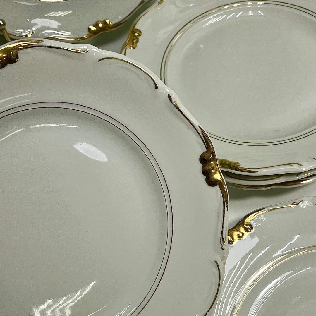 Тарелки закусочные Карл Тильш Poland 1945-1952гг. Рельеф фарфор, позолота.Скол на одной. Цена за 6шт. Картинка 4