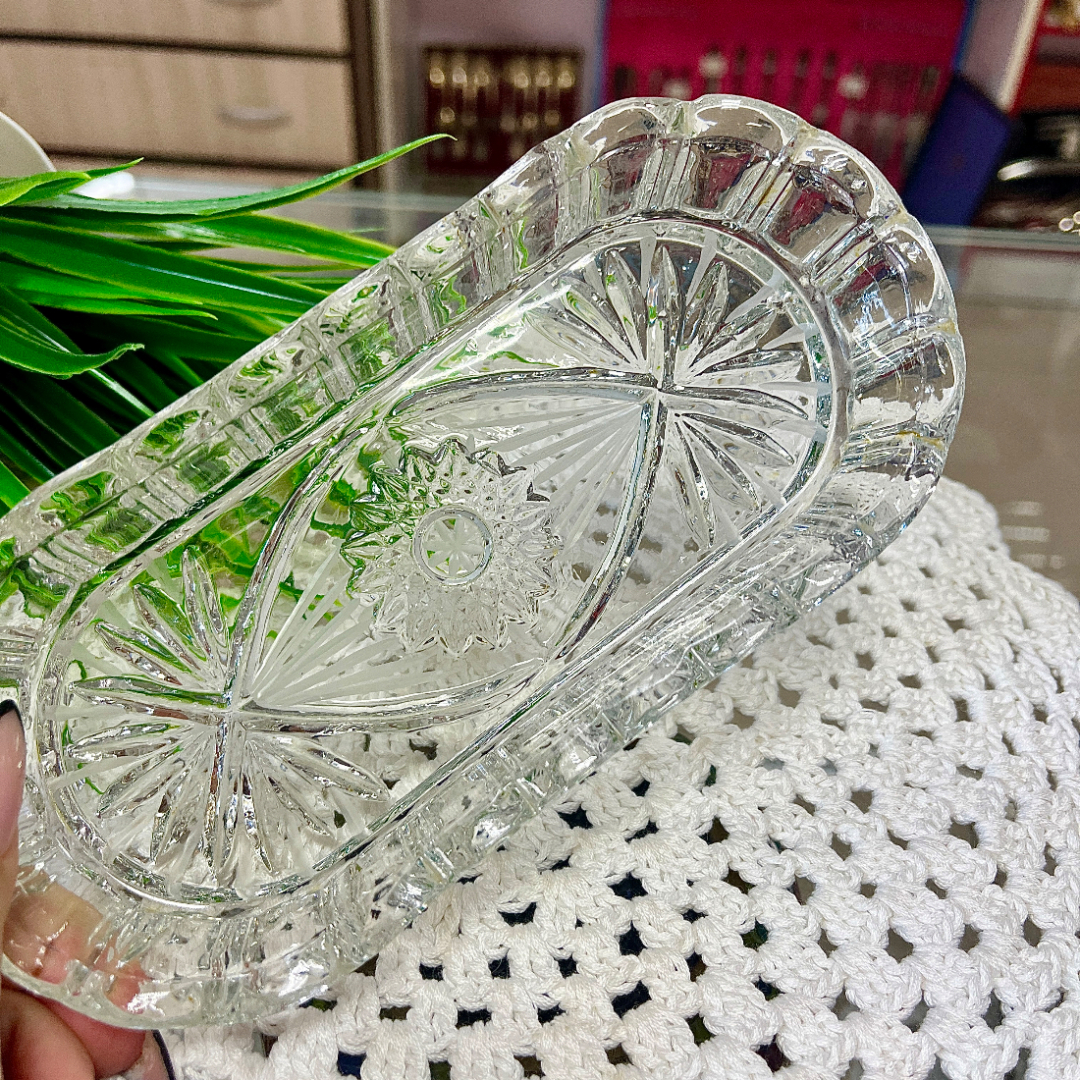 Лоток/овальное блюдо с бортиками, хрусталь с алмазной гранью. Микро-сколы. Винтаж, СССР. Картинка 1