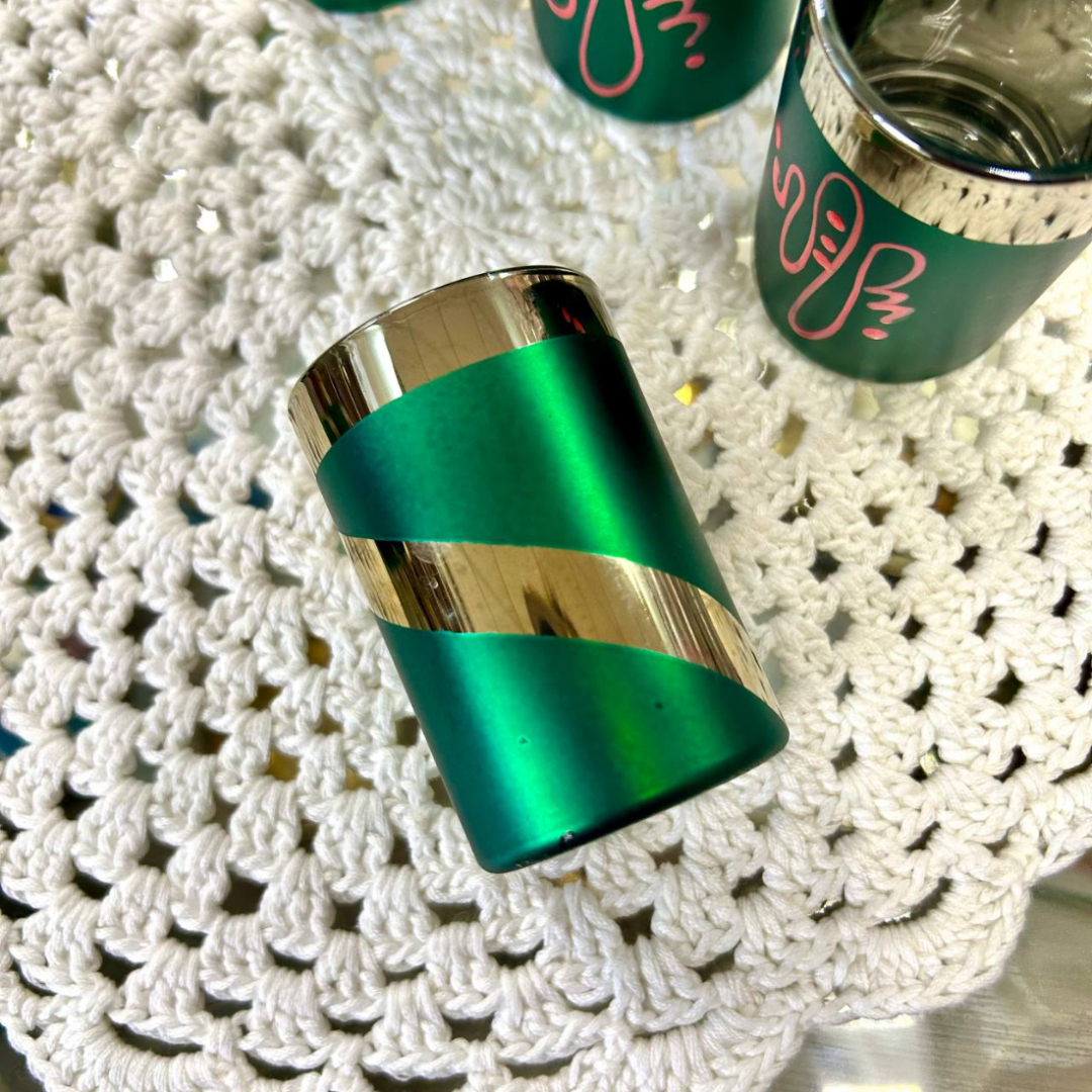 Стопки зеленые ГХЗ, стекло с крытьем и рисунком. Сколы на 2х. Цена за 5шт. Картинка 5