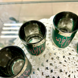 Стопки зеленые ГХЗ, стекло с крытьем и рисунком. Сколы на 2х. Цена за 5шт. Картинка 7