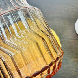 Кувшин из цветного карамельного рифленого стекла. Рисунок от формы. Винтаж, СССР. Картинка 3