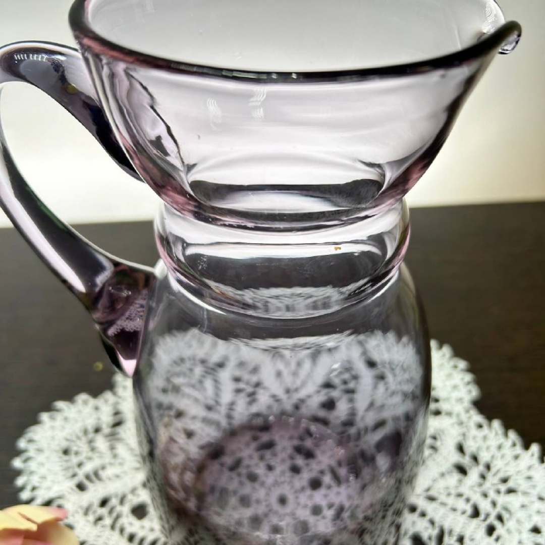 Кувшин из аметистового (неодимого) фиолетового стекла, винтаж, СССР. Картинка 2