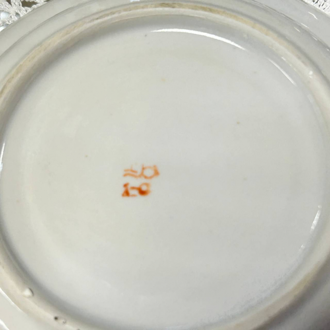 Масленка с низкими бортами. Барановский ФЗ 1973-1983гг. Фарфор, люстр, деколь, позолота. Винтаж. Картинка 2