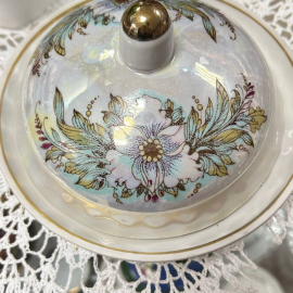Масленка с низкими бортами. Барановский ФЗ 1973-1983гг. Фарфор, люстр, деколь, позолота. Винтаж. Картинка 5