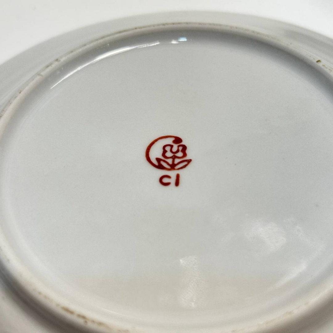 Масленка с низкими бортами Сумский ФЗ 1974-84гг. Фарфор, деколь, позолота. Фабр недочет на пимпочке. Картинка 2