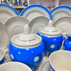 Чайный сервиз "Горох" на голубом крытье. Туймазинский ФЗ. Фарфор, крытье, окантовка. Цена  за 20пр. Картинка 4