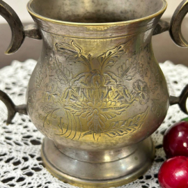 Сахарница с двумя ручками из латуни с штихельной гравировкой, руч работа. Индия. Винтаж. Картинка 3