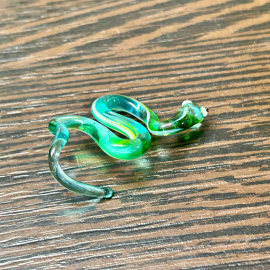 Фигурка-подвеска для бокала/вазы "Змейка". Цвет стекло, гутная техника, руч раб г.Гусь хрустальный. Картинка 3