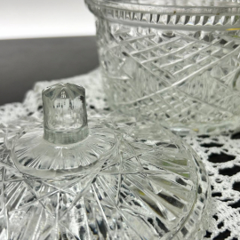 Сахарница с крышкой. Хрусталь, рисунок от формы. Сколы. Картинка 3