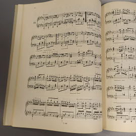 Книга «BRAHMS» Danses Hongroises, 69 страниц, 1963г.. Картинка 6