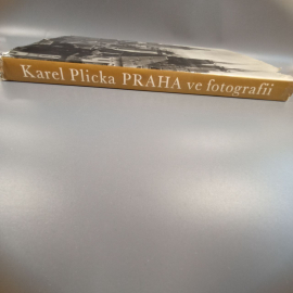 Книга "Прага в фотоснимках" Karel Plicka издательство: Pragensia, 193 страниц, 1960г. Винтаж. Картинка 3