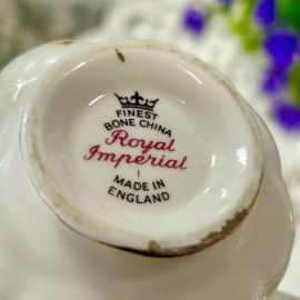 Чайная пара Royal Imperial Англия. Изысканный рельефный фарфор, деколь, позолота. Винтаж. Картинка 5