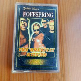 Аудиокассета из 90х альбом The Greatest Hits '99 группы The Offspring