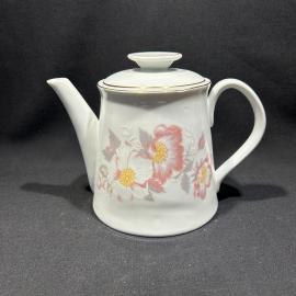 Чайник "Шиповник", фарфор, деколь, позолота, винтаж, Румыния