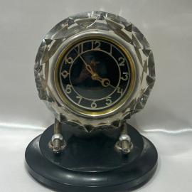 Часы кабинетные в хрустальном обрамлении, рабочие, з-д Маяк, 11 камней, винтаж, СССР