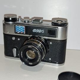 Фотоаппарат винтажный, СССР. ФЭД 5, объектив Индустар 61, футляр