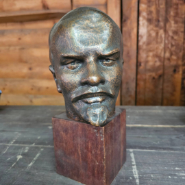 Бюст "В.И. Ленин". Старостин. Силумин, гранит. СССР.