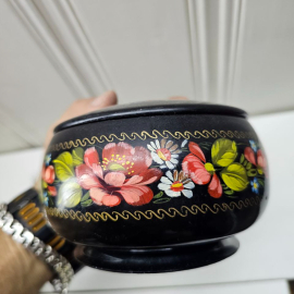 Шкатулка СССР 1975г. металл и роспись. Картинка 6