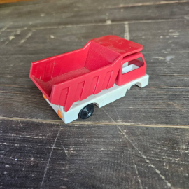 Игрушка детская машинка СССР 1975 год. Картинка 3