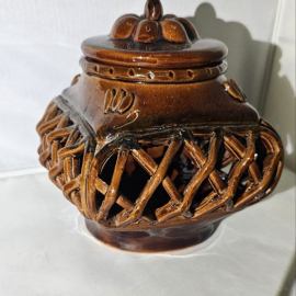 Керамическая ваза , ажурная с крышкой.СССР.