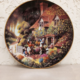 Декоративная  коллекционная тарелка с росписью художника Робера Херси. Фирма производитель: The Vict