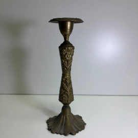 Подсвечник цветочным орнаментом, винтаж