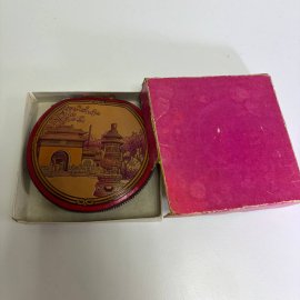 ПУДРЕНИЦА витаж кожаная тиснение СССР 1950-е Китай - Москва416&times;319 ПУДРЕНИЦА витаж кожаная тиснение 